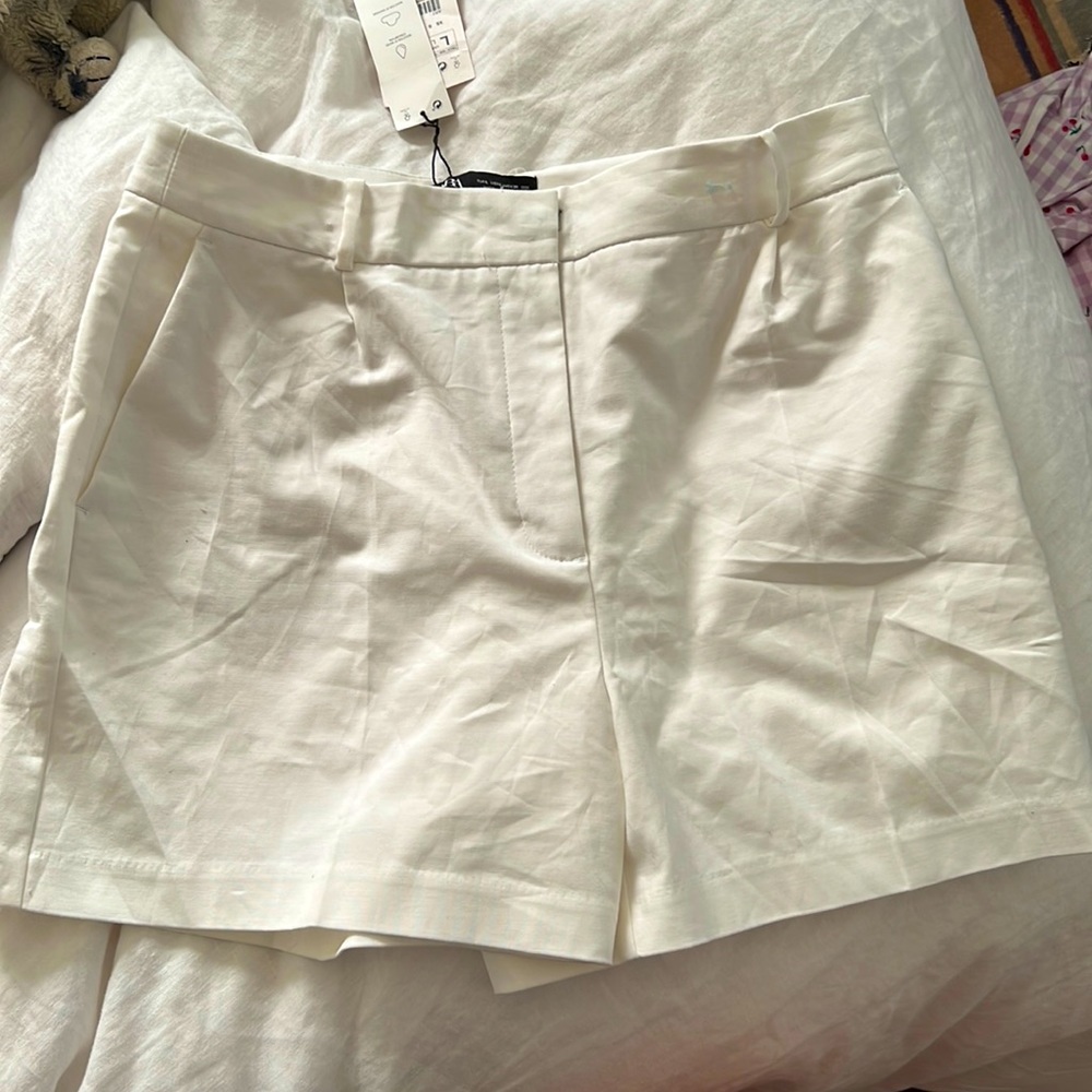 White shorts - Large